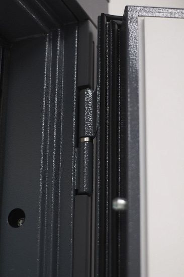 Входная дверь  