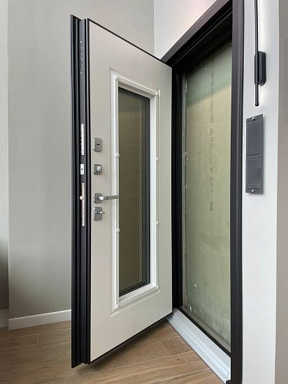 Входная дверь  