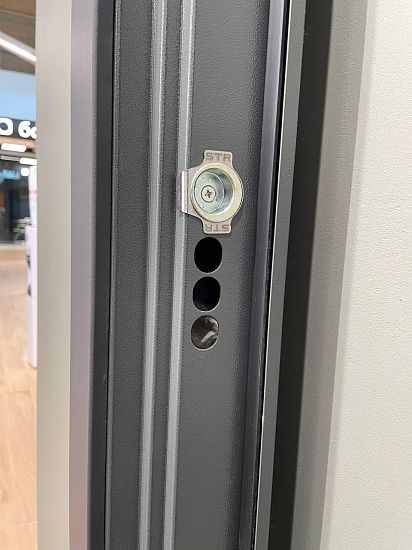 Входная дверь  