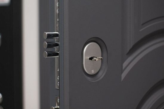 Входная дверь  