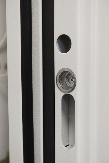 Входная дверь  