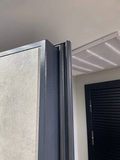 Входная дверь  